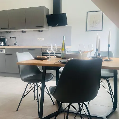 Appartement Modern Apartment, Large Balcony *