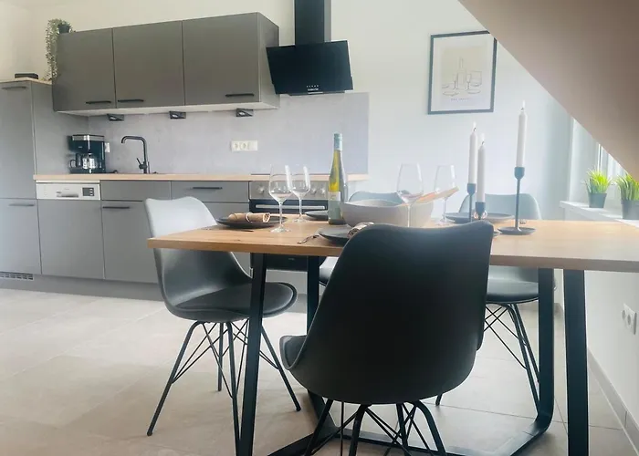 아파트 Modern Apartment, Large Balcony *